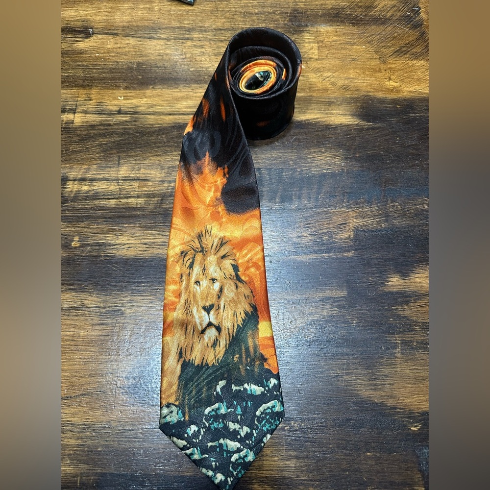100% Polyester Hand Made Steven Harris Tie